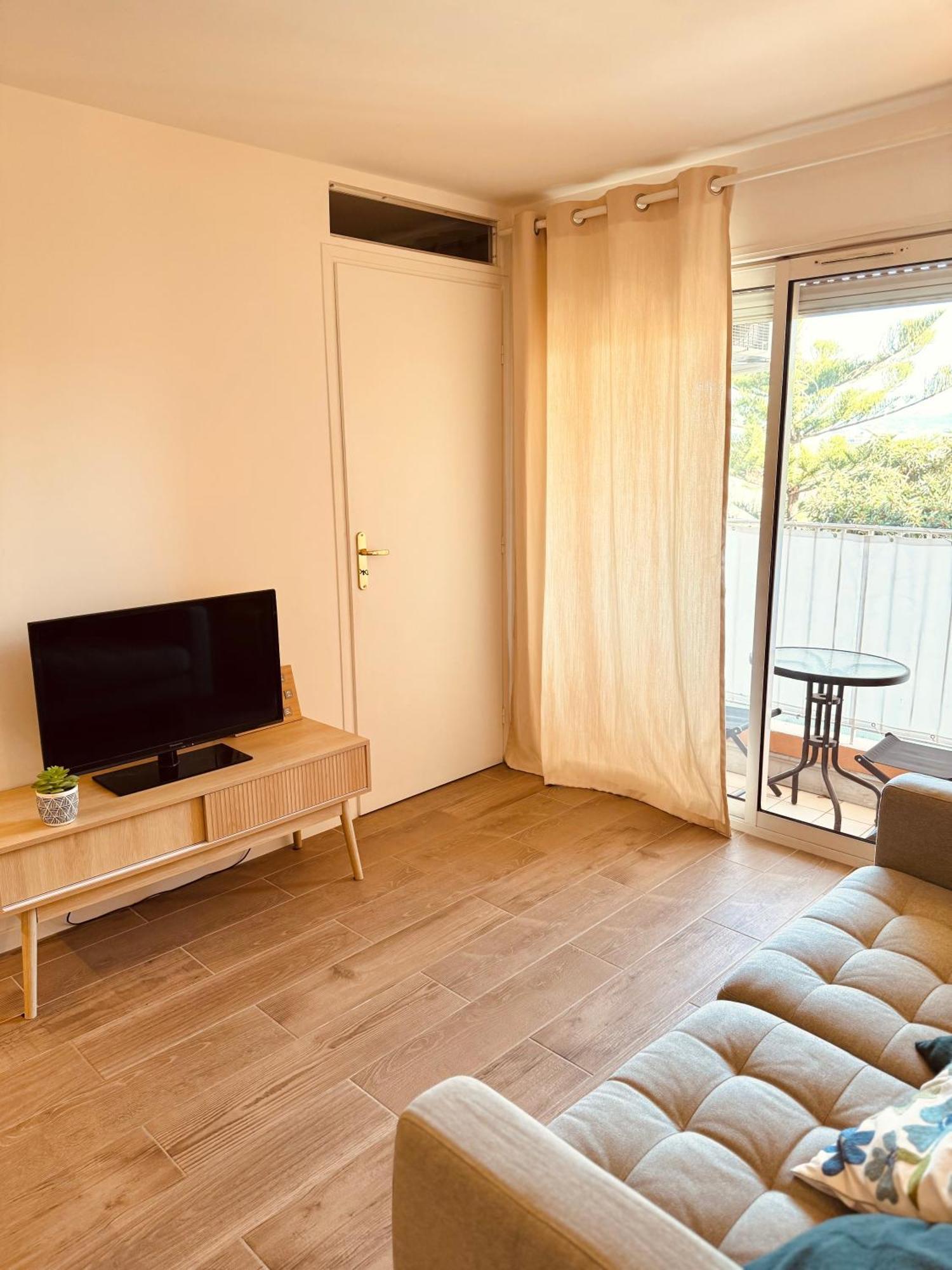 Claelle Appartment - 200M Beach Mandelieu La Napoule Bagian luar foto